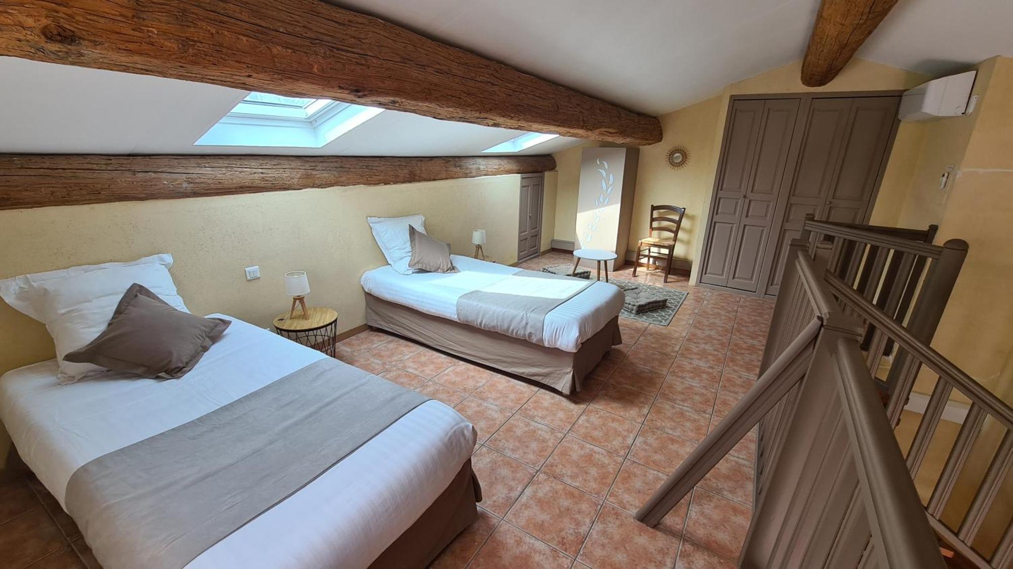 Logis Hotel La Bastide Saint Bach Suze-la-Rousse Szoba fotó